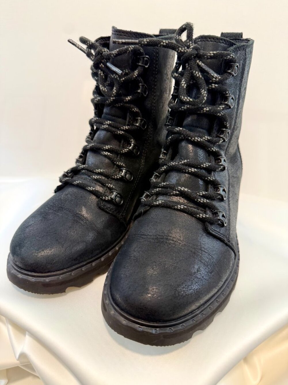 Sorel Women's Lennox Lace Boot Black Leather Waterproof Size 8 Pre-owned